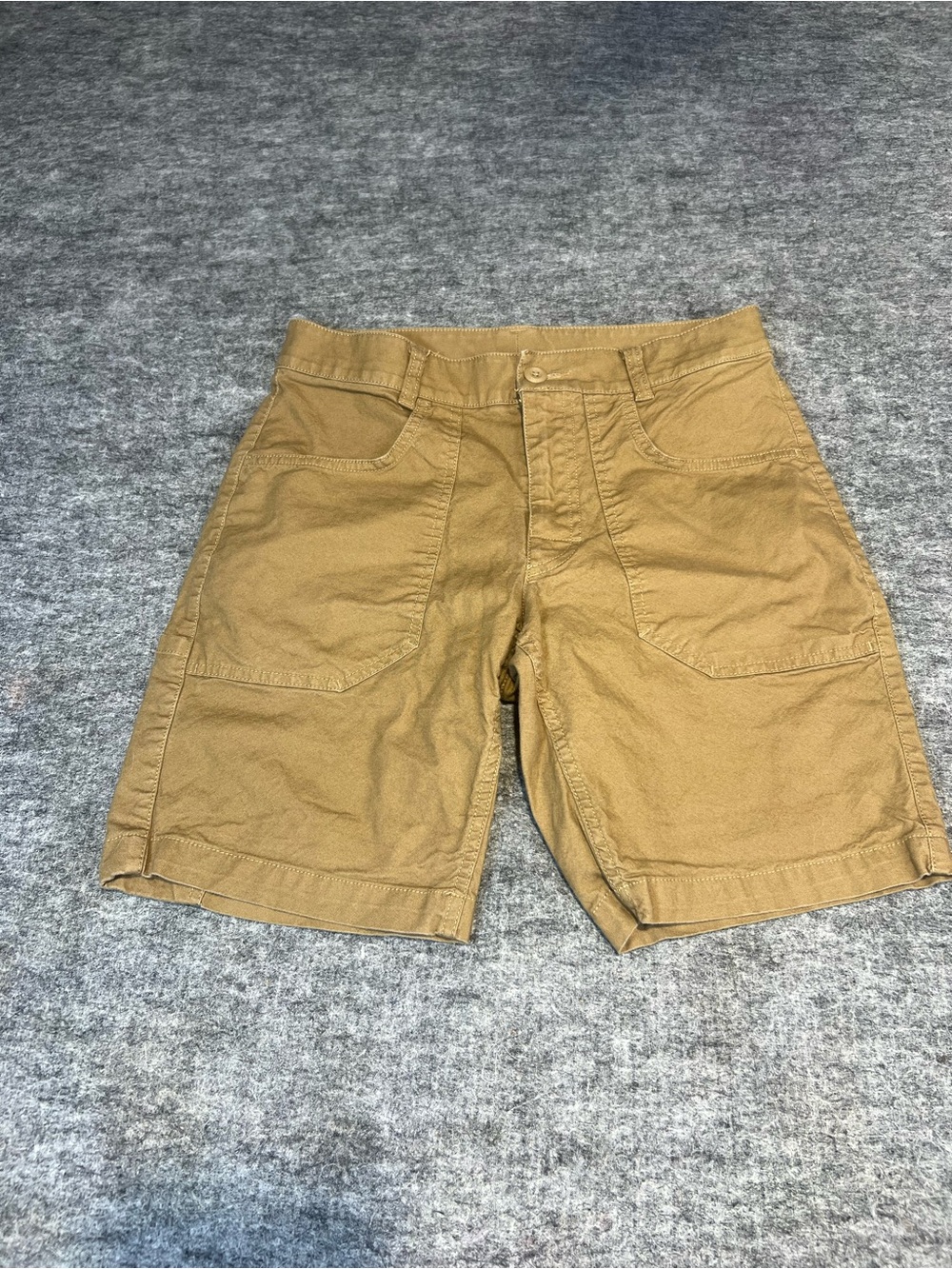 columbia shorts size 28 waist  straight fit 9 inch inseam hiking outdoors men’s